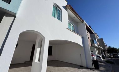 Se vende casa en Country Álamos