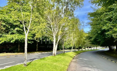 AMPLIA Y ELEGANTE CASA EN LA PUNTILLA CON GRAN TERRENO