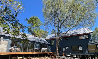 AMPLIA Y ELEGANTE CASA EN LA PUNTILLA CON GRAN TERRENO