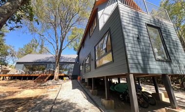 AMPLIA Y ELEGANTE CASA EN LA PUNTILLA CON GRAN TERRENO