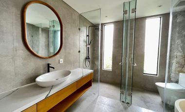 Villa Mewah Lokasi Premium Di Canggu, Dekat Pantai Batu Bolong
