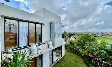 Villa Mewah Lokasi Premium Di Canggu, Dekat Pantai Batu Bolong