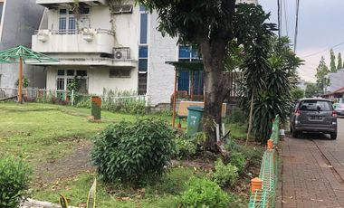 DIJUAL RUMAH LAMA @CITRA GARDEN 2 JAKARTA BARAT DEPAN TAMAN BESAR LOKASI STRATEGIS