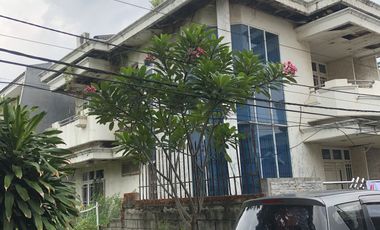 DIJUAL RUMAH LAMA @CITRA GARDEN 2 JAKARTA BARAT DEPAN TAMAN BESAR LOKASI STRATEGIS