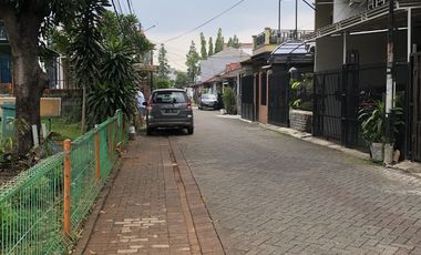 DIJUAL RUMAH LAMA @CITRA GARDEN 2 JAKARTA BARAT DEPAN TAMAN BESAR LOKASI STRATEGIS