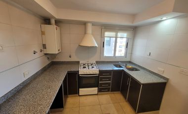 DEPARTAMENTO 2 AMBIENTES CON COCHERA EN ALQUILER