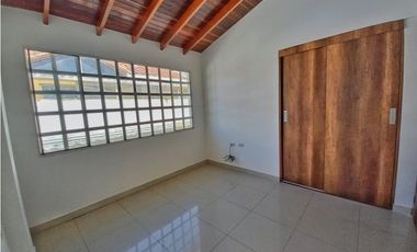 Maat vende Casa en conjunto-Villeta 155M2 $450Millones