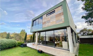 Casa en El Alto de Palmas la Esperanza Medellin en Arriendo Amoblado