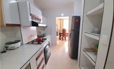 Apartamento amplio en segundo piso en barrio Las Flores en Palmira