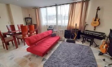 Apartamento amplio en segundo piso en barrio Las Flores en Palmira