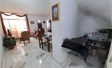 Apartamento Duplex al mejor precio cuarto piso ubicado enen Palmira