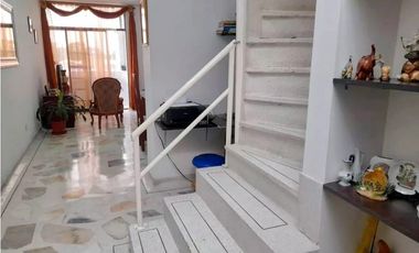 Apartamento Duplex al mejor precio cuarto piso ubicado enen Palmira