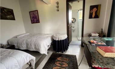 Venta de Hermosa Casa en Alto del Escobero en Unidad Cerrada