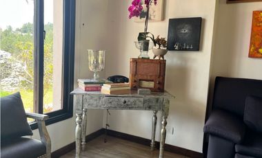 Venta de Hermosa Casa en Alto del Escobero en Unidad Cerrada