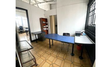 Se Vende Oficina junto a la plaza Bolívar de Pereira, Risaralda