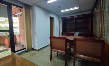 En venta oficina en milla de oro poblado. Medellín.118 mts