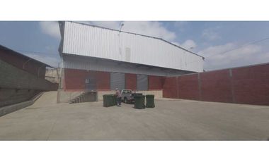 Alquilo bodega 1.190 m2 en Via Daule