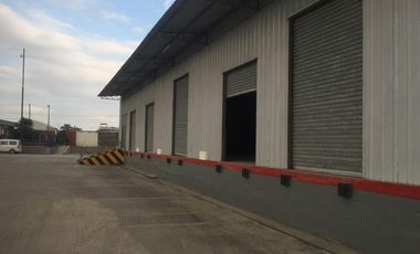 Perimetral Norte de Guayaquil se vende complejo de bodegas