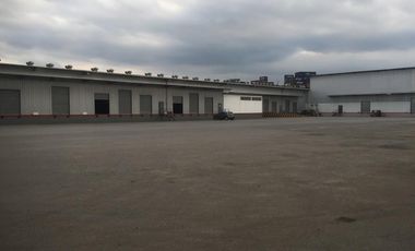 Perimetral Norte de Guayaquil se vende complejo de bodegas
