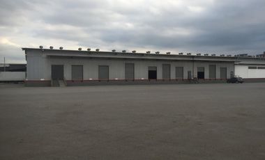 Perimetral Norte de Guayaquil se vende complejo de bodegas