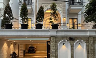 RUMAH MEWAH DALAM KOMPLEK CILANDAK JAKARTA SELATAN