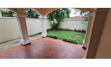 VENTA DE CASA EN VILLA VALENCIA EN COSTA SUR JUAN DAZ