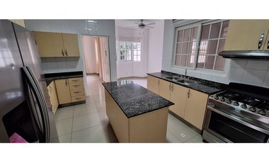 VENTA DE CASA EN VILLA VALENCIA EN COSTA SUR JUAN DAZ