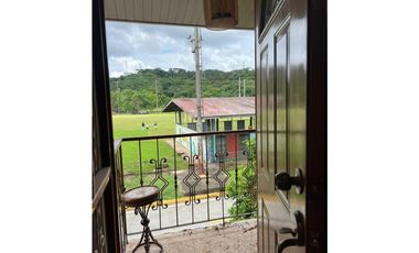 Vendo alquilo, casa Ancon paraíso remodelada, amplia como nueva