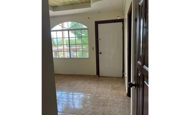 Vendo alquilo, casa Ancon paraíso remodelada, amplia como nueva