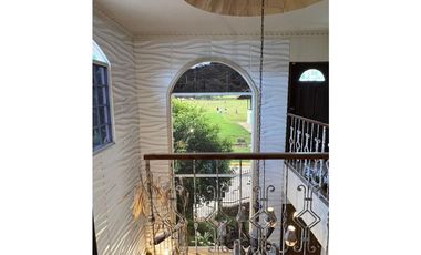 Vendo alquilo, casa Ancon paraíso remodelada, amplia como nueva