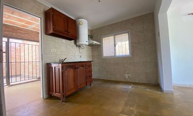 DPTO DE 2 DORM PLANTA BAJA AL FRENTE EN MONTE VERA
