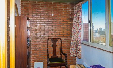 SE VENDE SEMIPISO 2 DOR Y COCHERA 9 DE JULIO 1800