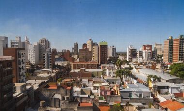 SE VENDE SEMIPISO 2 DOR Y COCHERA 9 DE JULIO 1800