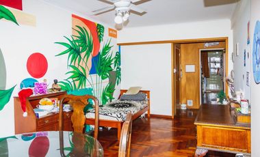 SE VENDE SEMIPISO 2 DOR Y COCHERA 9 DE JULIO 1800