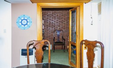 SE VENDE SEMIPISO 2 DOR Y COCHERA 9 DE JULIO 1800