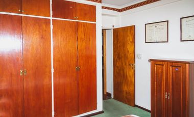 SE VENDE SEMIPISO 2 DOR Y COCHERA 9 DE JULIO 1800