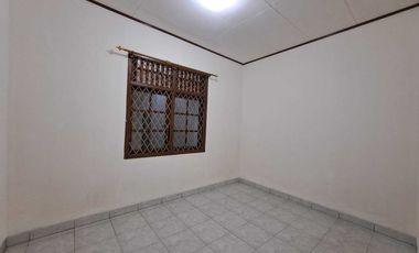 Disewakan rumah luas di Serpong Tangerang Selatan