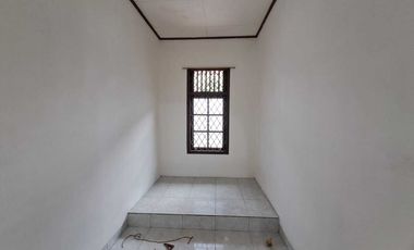 Disewakan rumah luas di Serpong Tangerang Selatan