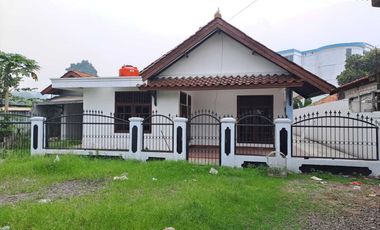 Disewakan rumah luas di Serpong Tangerang Selatan