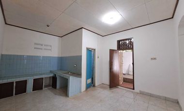 Disewakan rumah luas di Serpong Tangerang Selatan