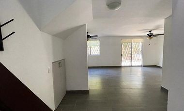 CASA RENTA SAN JERÓNIMO