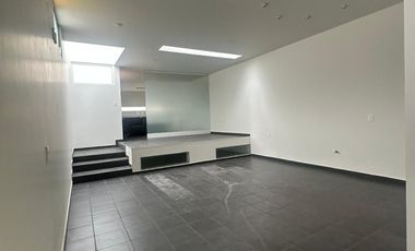 Consultorio / oficina en renta ubicada en Bosques Camelinas