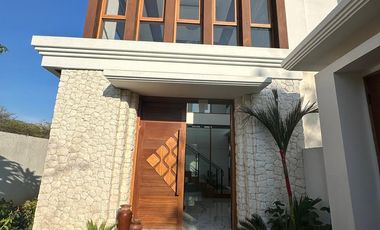 VILLA BRAND NEW 4BR FURNISHED WITH ROOFTOP VIEW LAUT NUSA DUA