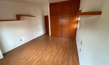 VENTA / RENTA CASA EN VILLA REGINA METEPEC