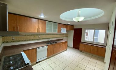 VENTA / RENTA CASA EN VILLA REGINA METEPEC