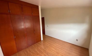VENTA / RENTA CASA EN VILLA REGINA METEPEC