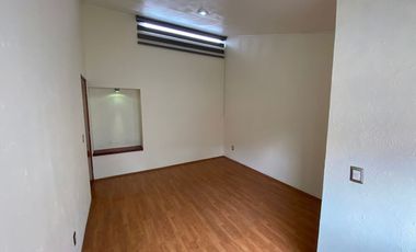 VENTA / RENTA CASA EN VILLA REGINA METEPEC
