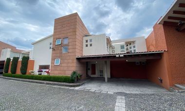 VENTA / RENTA CASA EN VILLA REGINA METEPEC