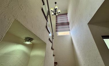 RENTA CASA EN VILLA REGINA METEPEC