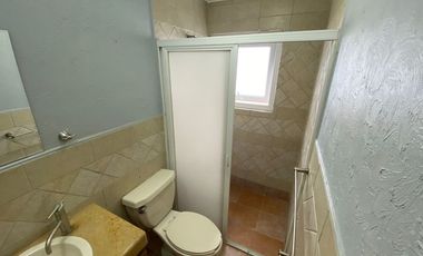 VENTA / RENTA CASA EN VILLA REGINA METEPEC